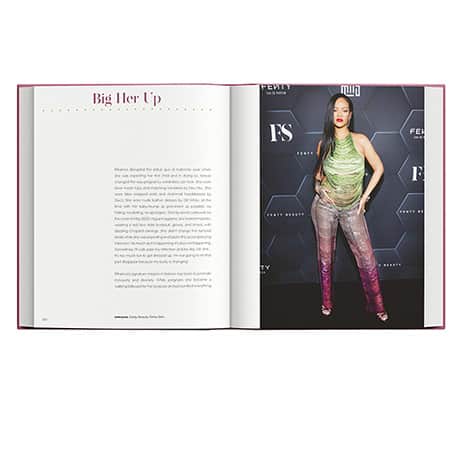 Rihanna and the Clothes She Wears (Hardcover)